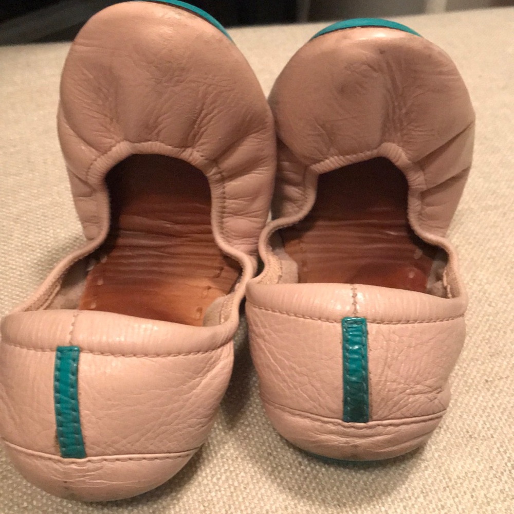 Used size 5 baby pink Tieks